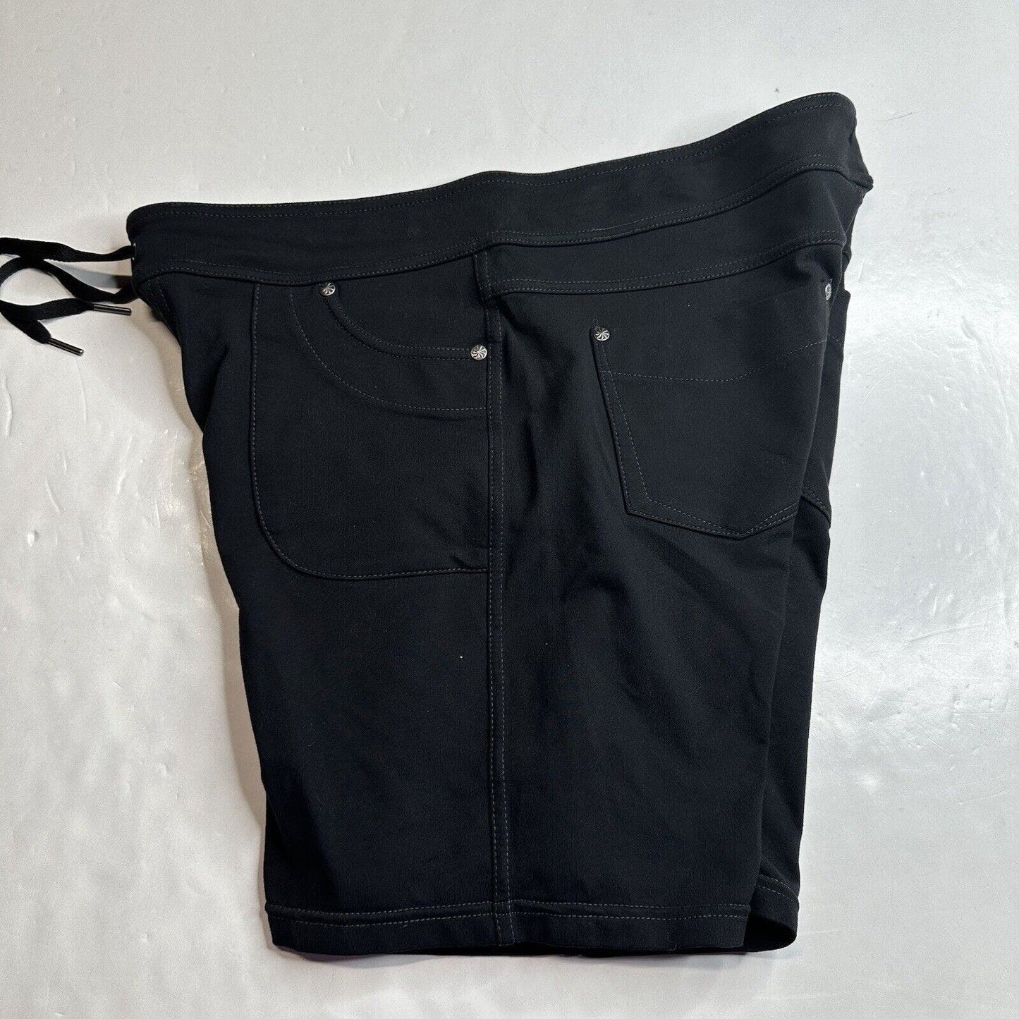 Athleta Bermuda Shorts Womens Medium Pull On Black Long Casual Soft Stretchy