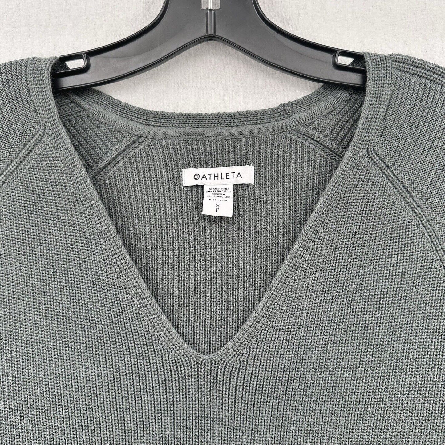 Athleta Sweater Womens Small Hanover V-Neck Gray Knit Merino Wool Blend Relaxed