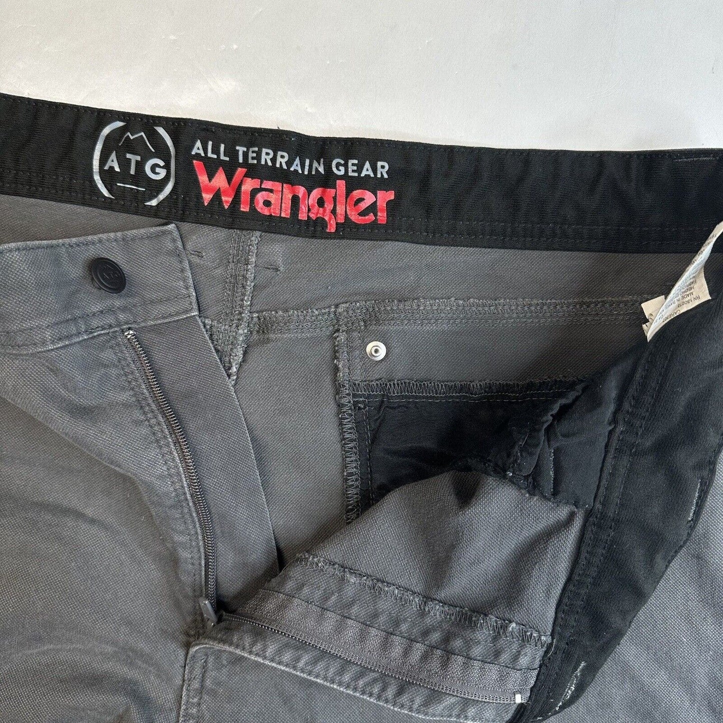 Wrangler Jeans Mens 38 ATG All Terrain Gear Gray Double Knee Work Pants *Mark