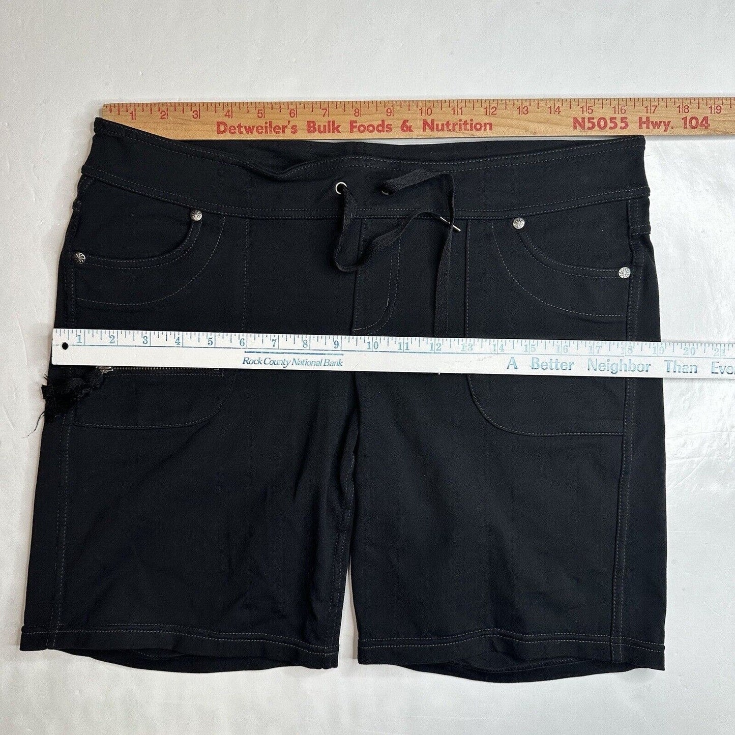 Athleta Bermuda Shorts Womens Medium Pull On Black Long Casual Soft Stretchy