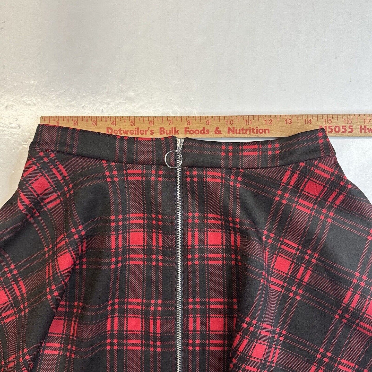 Hot Topic Skirt Womens Large Red Plaid Zip Off Circle Short Academia Pockets EUC