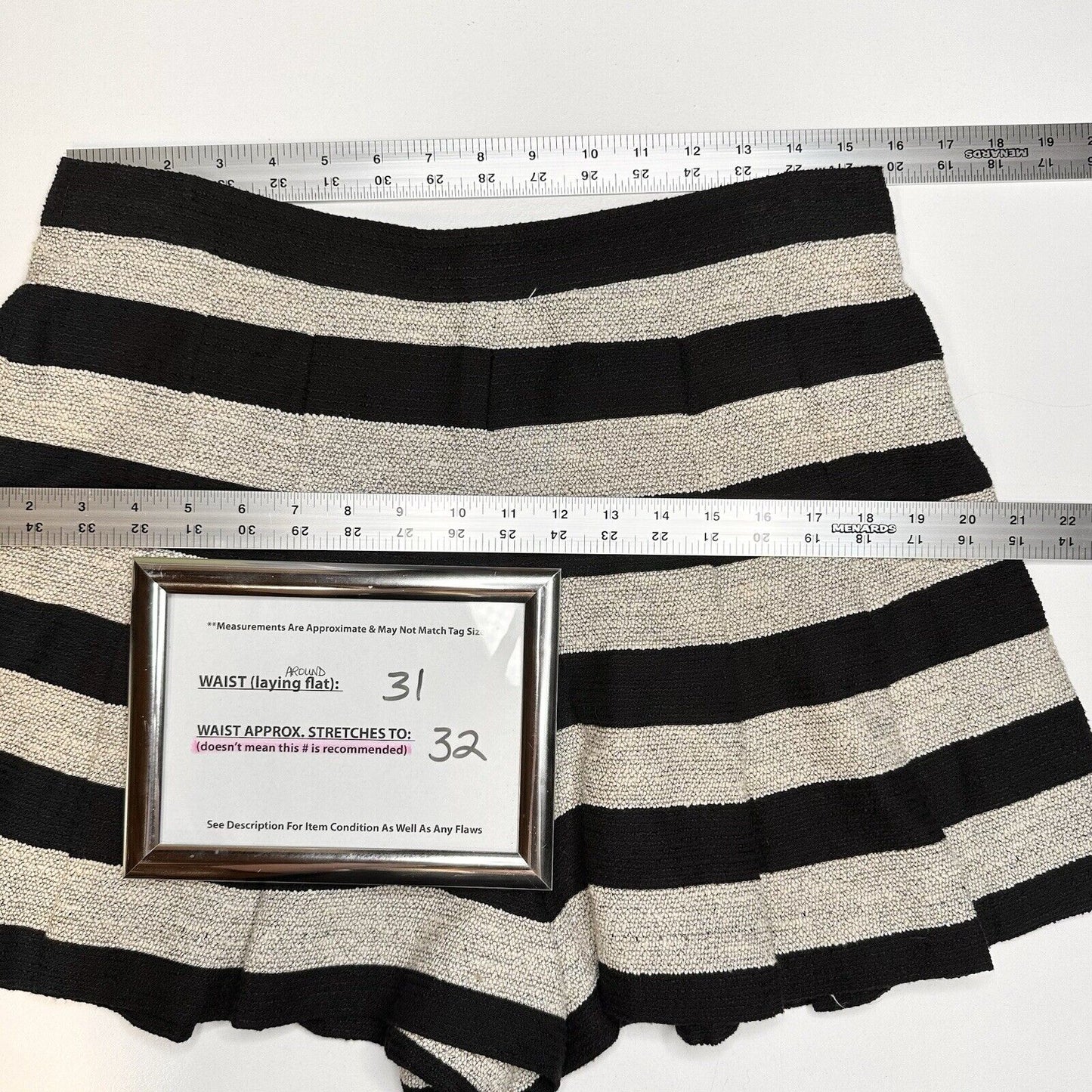 Alice Olivia Shorts 12 Pleats High Rise Beige Black Stripes Silver Dressy *Spot