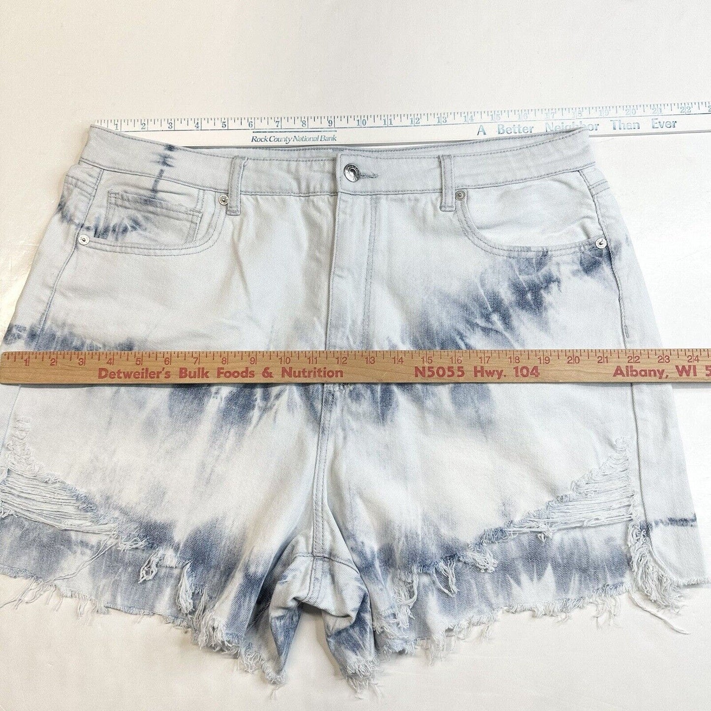 American Eagle Shorts Womens 18 Tie Dye Blue Highest Rise Mom Denim Fray *Flaw