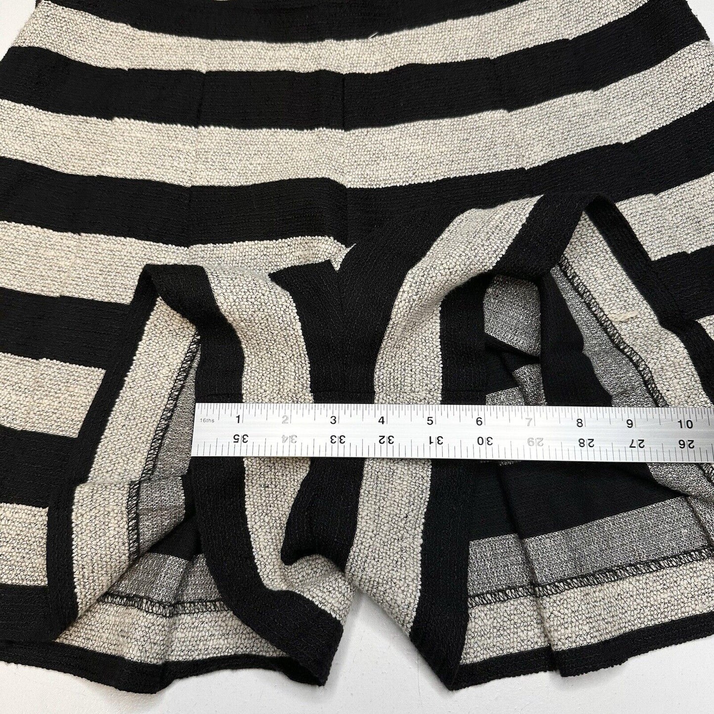 Alice Olivia Shorts 12 Pleats High Rise Beige Black Stripes Silver Dressy *Spot