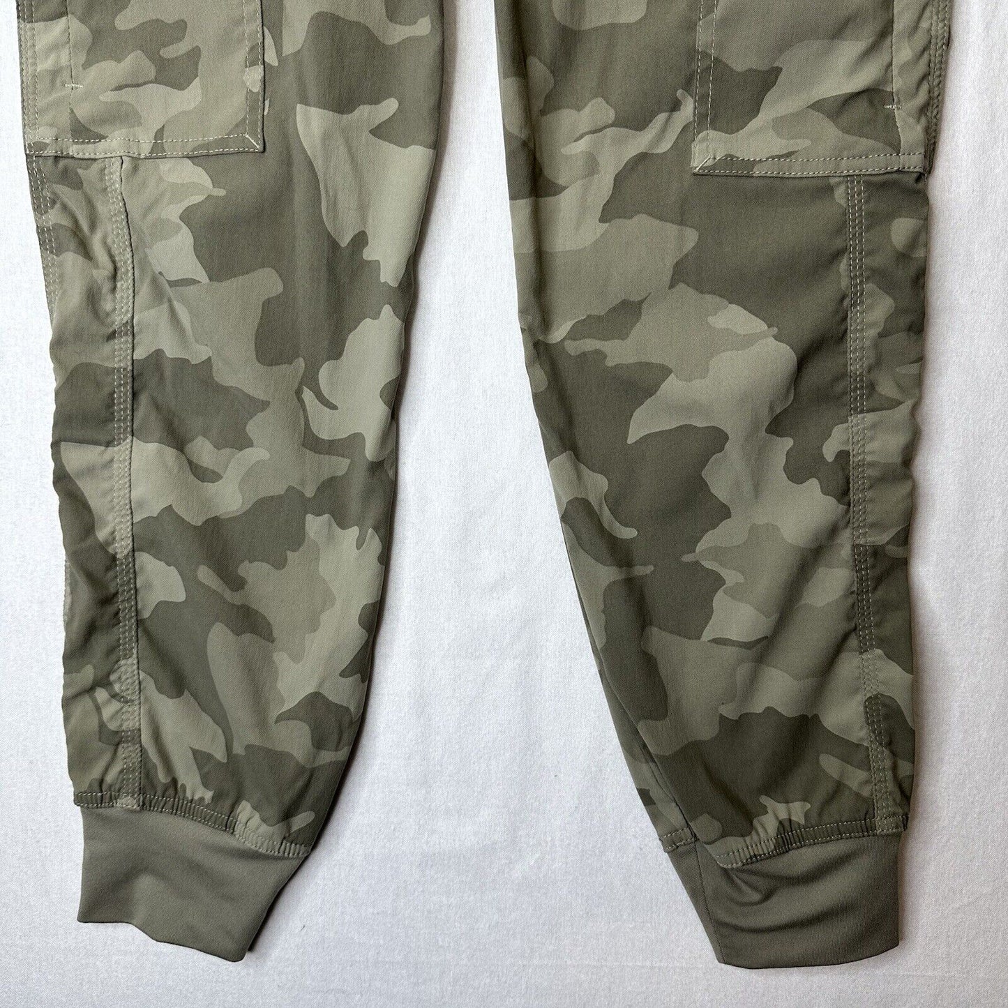 Prana Pants Womens 6 Sky Canyon Jogger Green Camo Hiking UPF50 Wicking *Spot