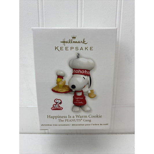 HALLMARK 2011 Snoopy CHRISTMAS ORNAMENT HAPPINESS IS A WARM COOKIE PEANUTS GANG