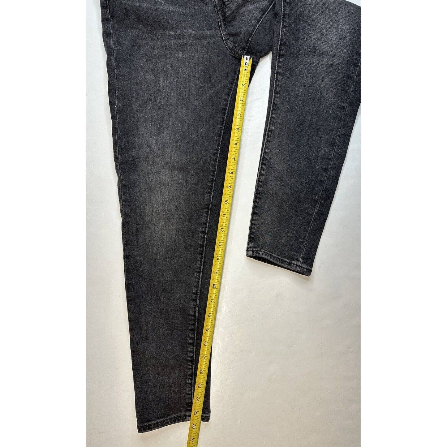 Levis Wedgie Skinny Crop Jeans 28 (US 6/7) High Rise Black Denim Button Fly