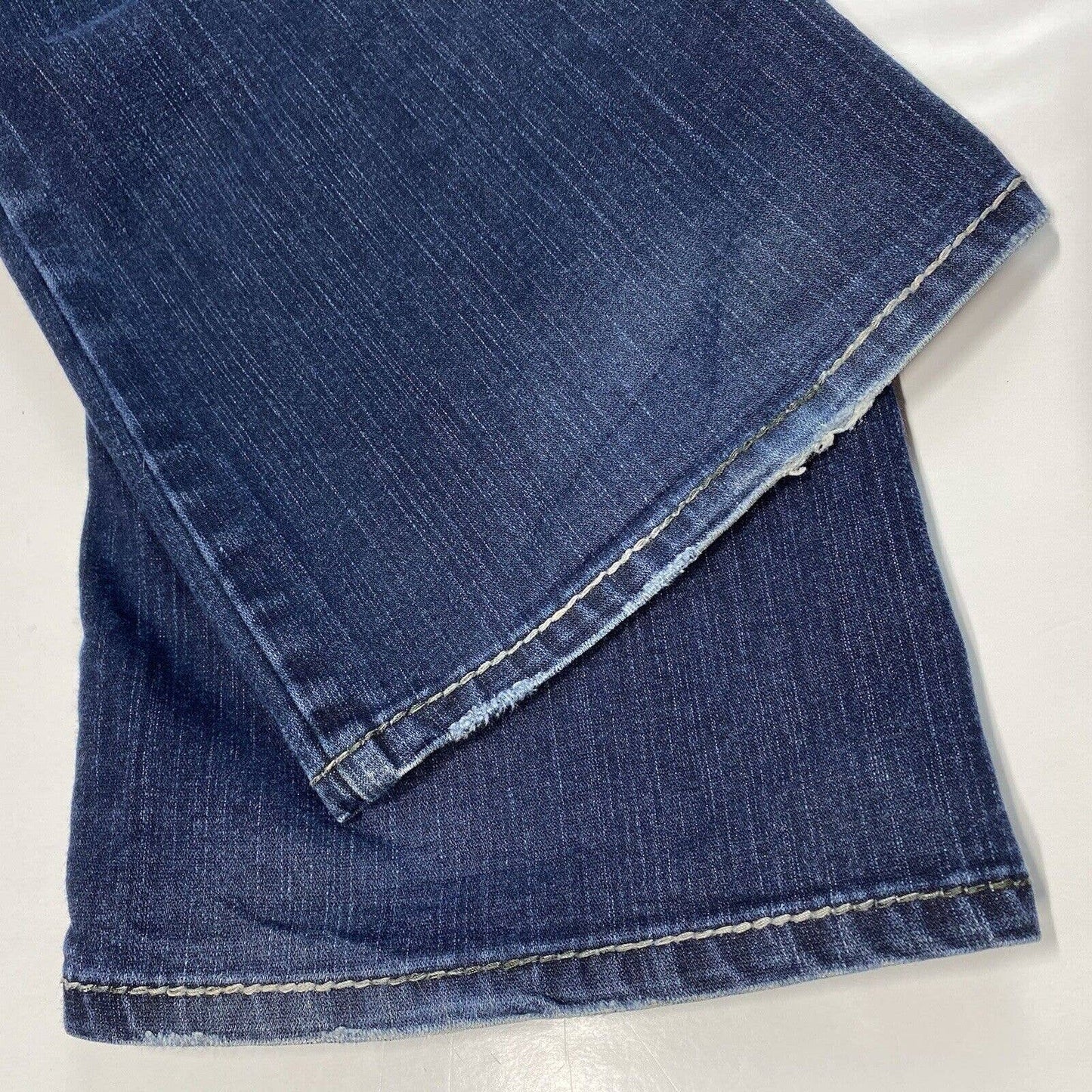 Silver Suki Surplus Bootcut Sz 30 Curvy Stretch Denim Blue Jeans Dark Wash Flap