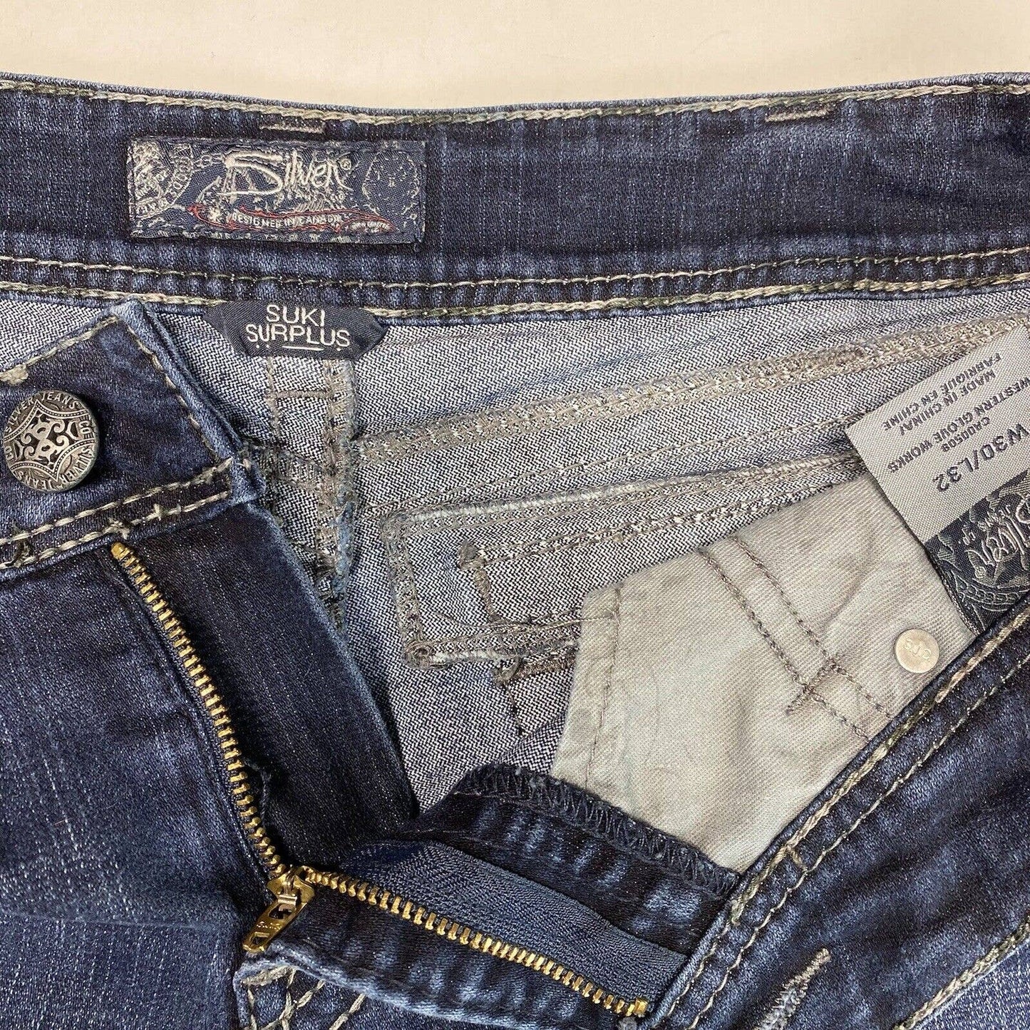 Silver Suki Surplus Bootcut Sz 30 Curvy Stretch Denim Blue Jeans Dark Wash Flap