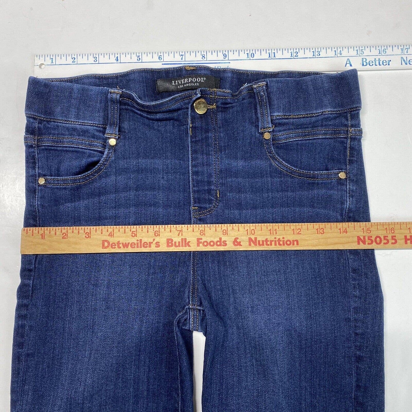 Liverpool Glider Cruiser Bermuda Shorts Sz 6/28 Pull On Stretch Denim Jean Dark