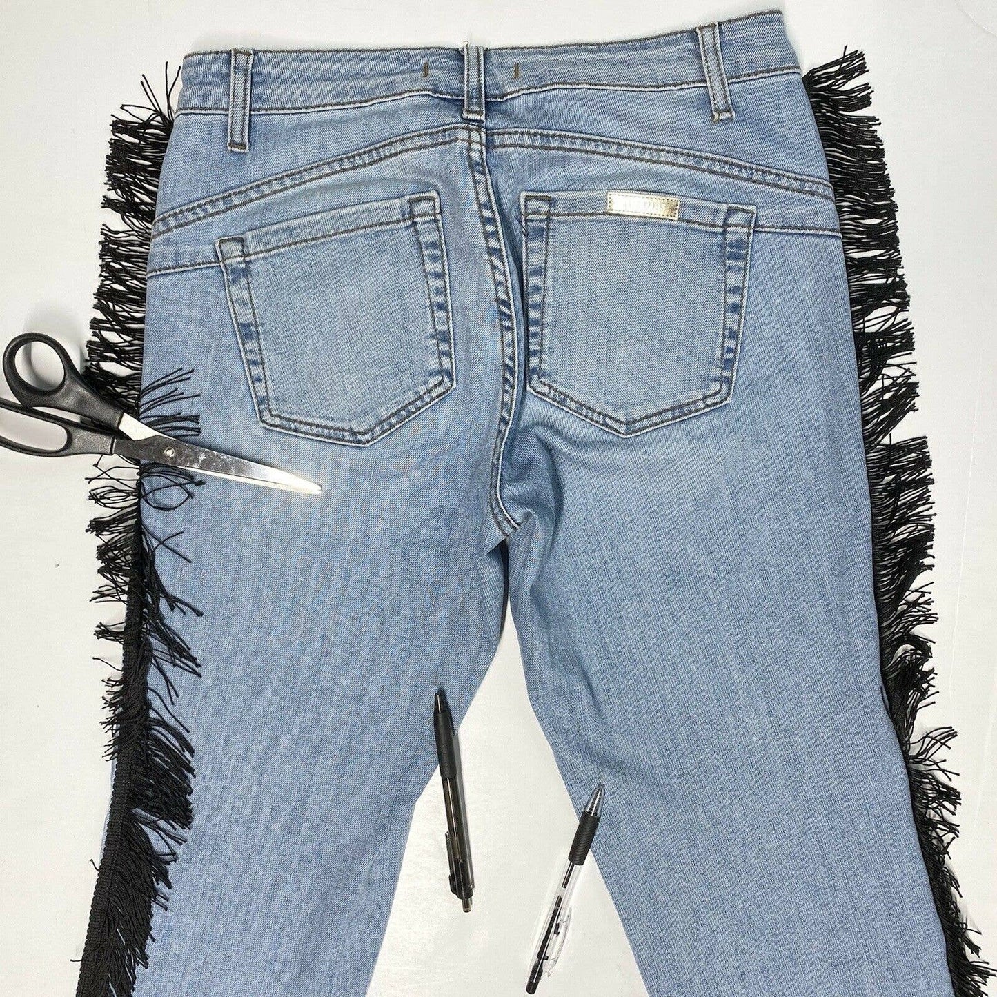 iBlues Perfect Fit Fringe Tapered Leg Sz 2 Stretch Denim Blue Jeans Rodeo *Flaw