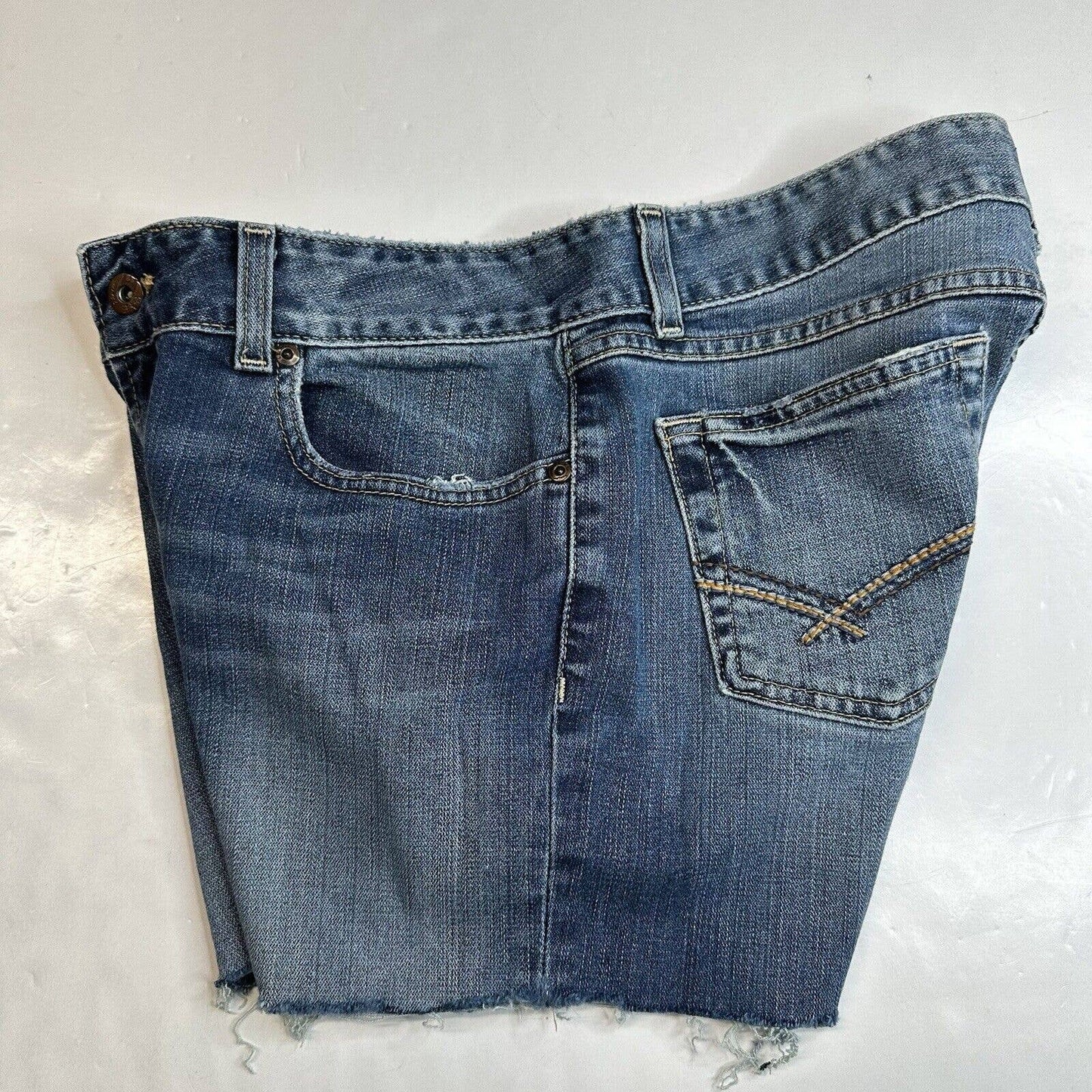 Buckle BKE Culture Cut Off Shorts Sz 31 Midrise Denim Blue Jean Distressed Fray