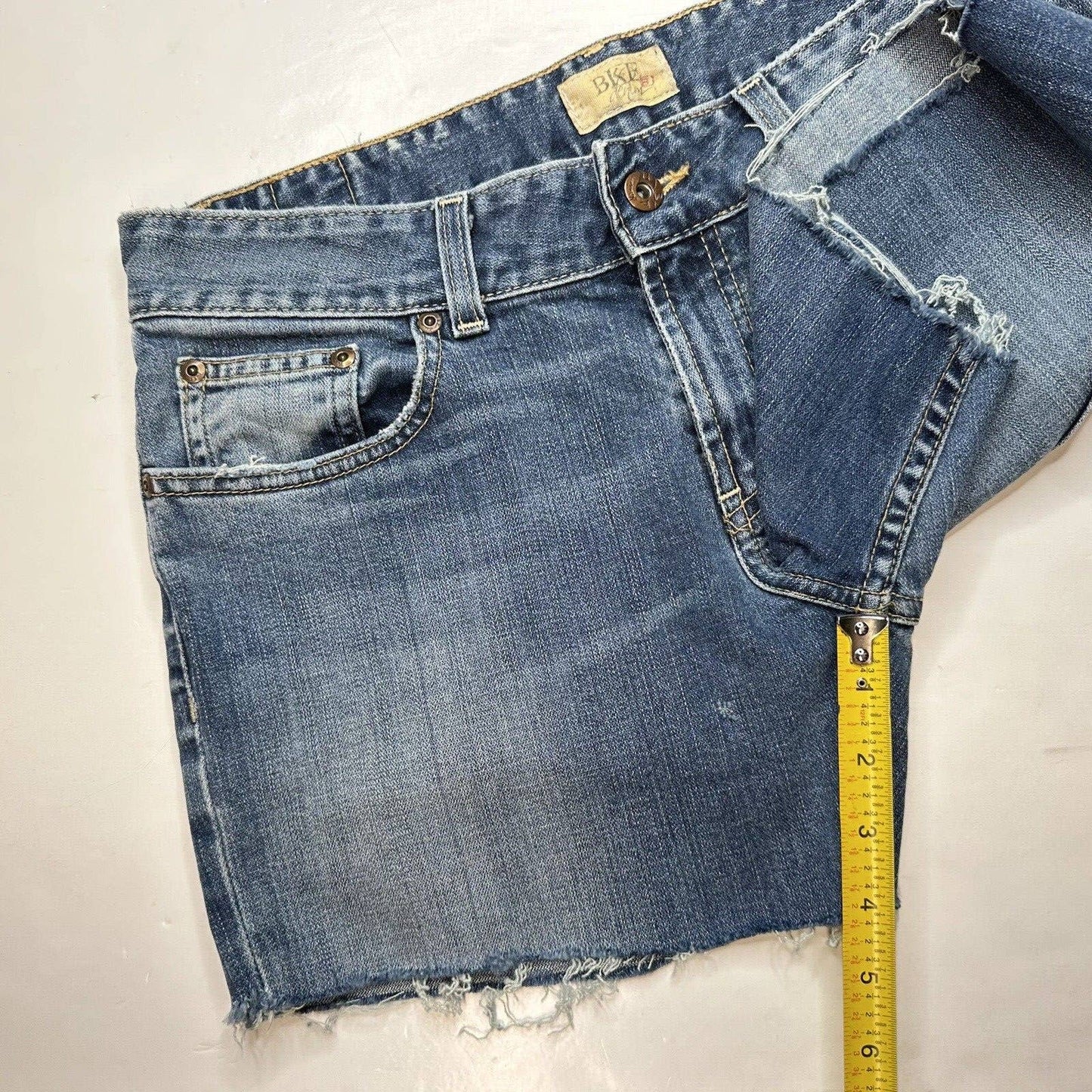 Buckle BKE Culture Cut Off Shorts Sz 31 Midrise Denim Blue Jean Distressed Fray