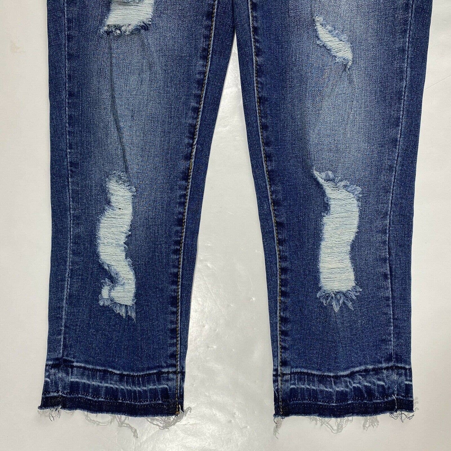 Kancan Capri Sz 1/24 Womens Stretch Denim Crop Jean Distressed Holes Raw Hem NEW