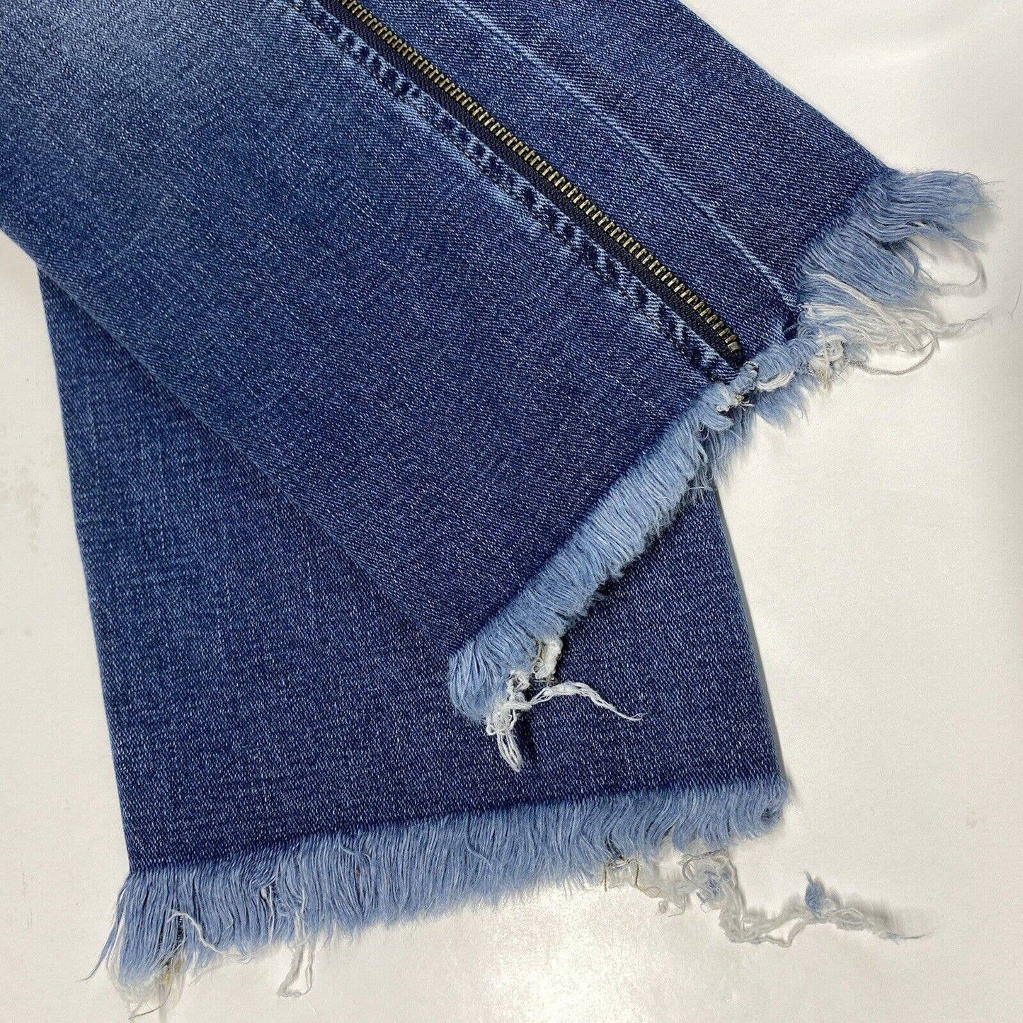 Liverpool The Crop Straight Sz 0/25 Stretch Denim Jeans Zipper Stripes Fray NEW