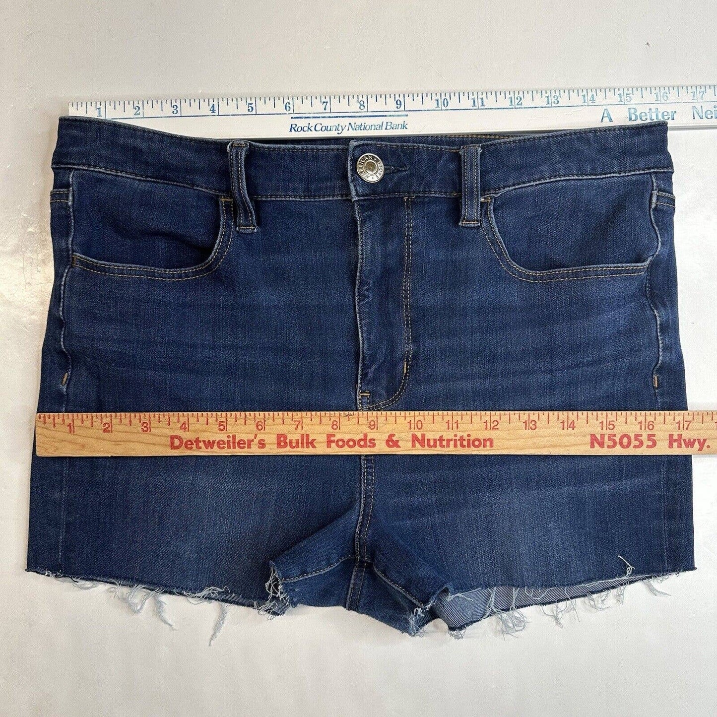 American Eagle Super Hi-Rise Cut Off Dream Short 12 Denim Blue Jean Shortie Fray