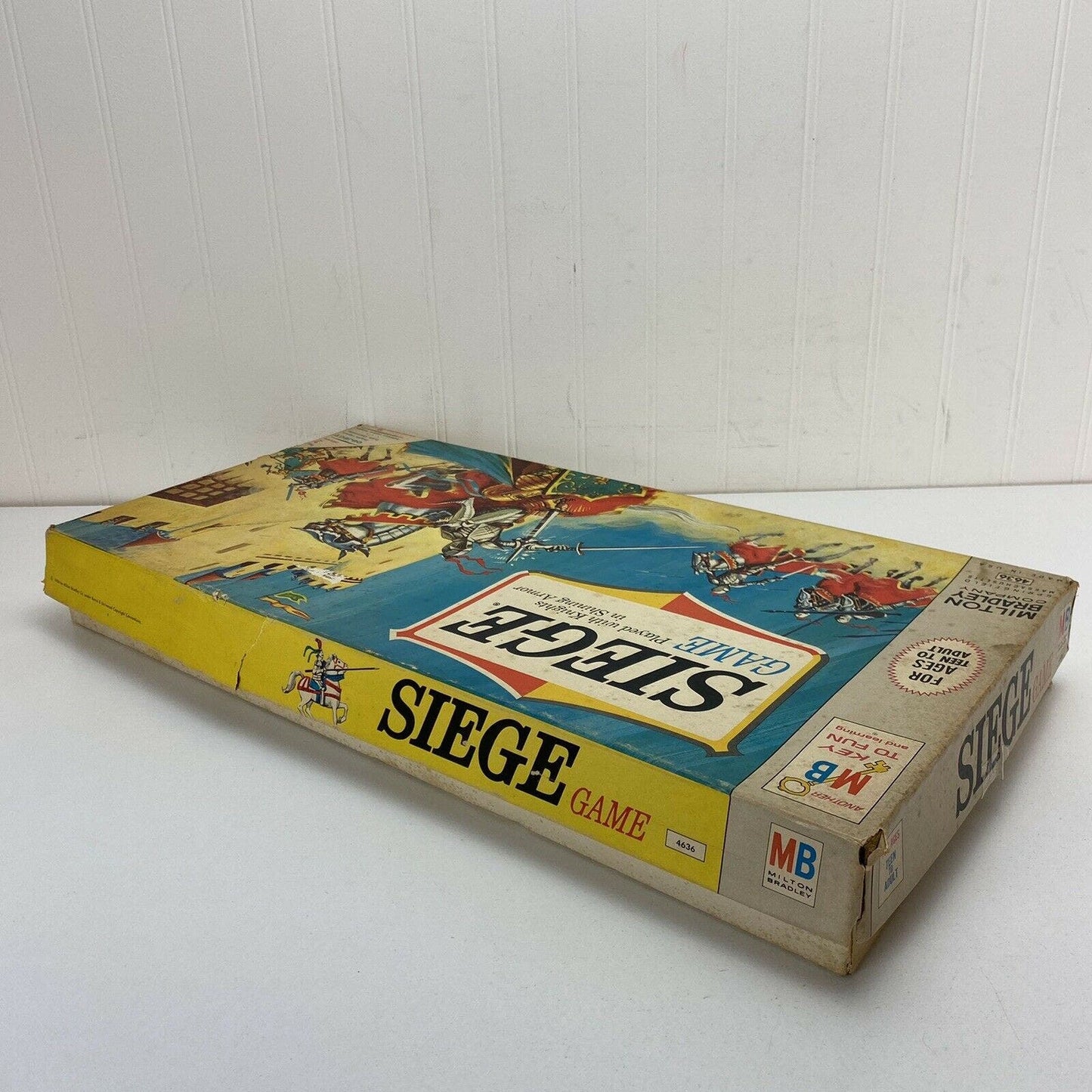 Siege Board Game Vintage 1966 Strategy Knights in Shining Armor Milton Bradley