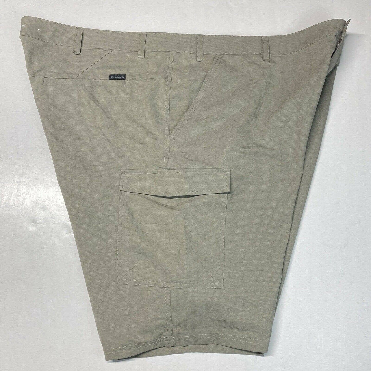 Columbia Regular Fit Shorts Sz 52 Mens Gray Casual Omni Shade Golf Hiking 25"L