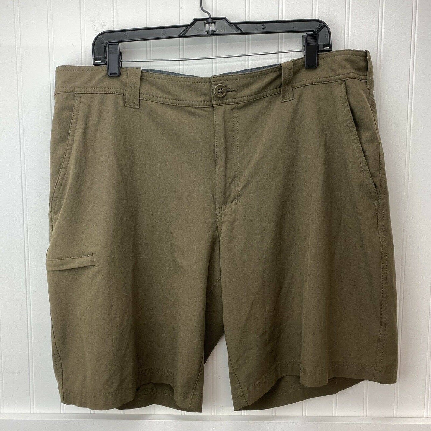 Columbia Cargo Shorts Sz 40 Mens Brown Casual Omni Shield Golf Hiking 20"L EUC