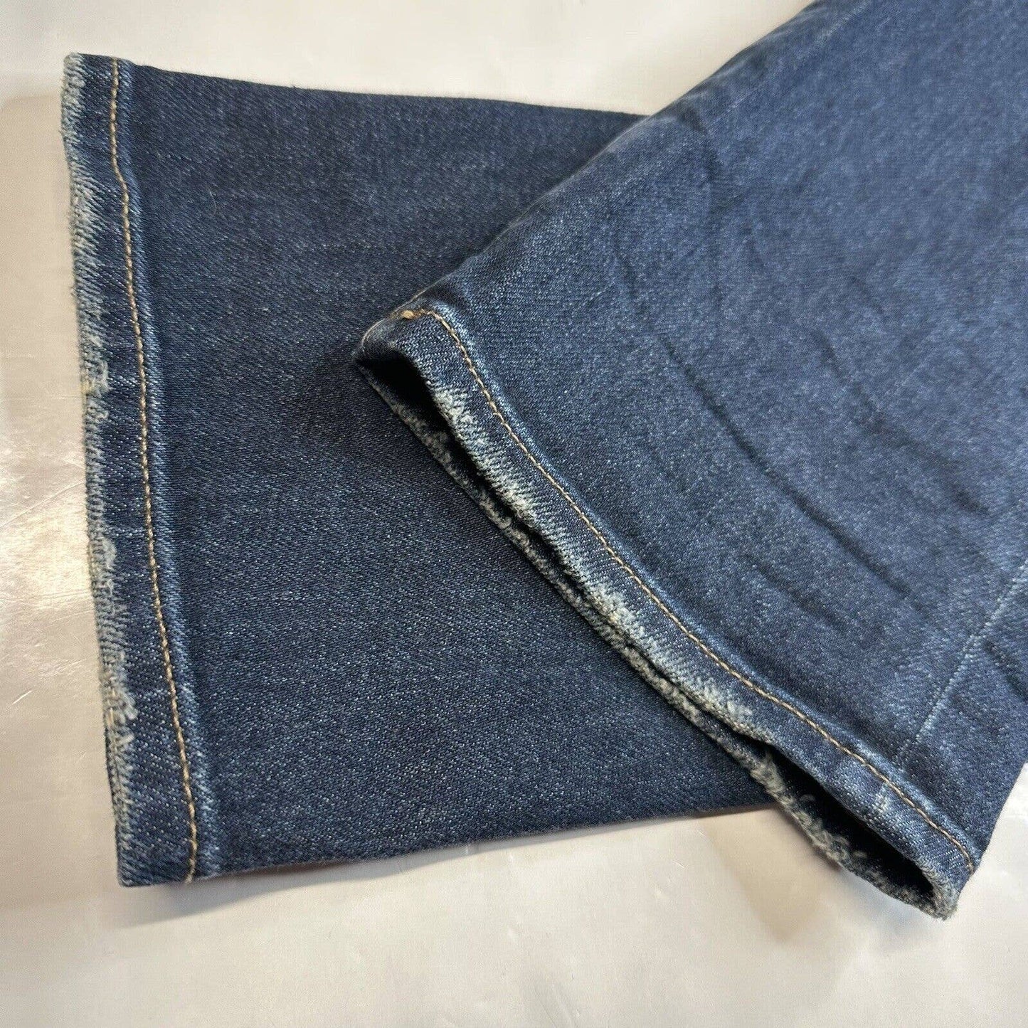 Uniqlo Straight Leg Jeans Mens 31 Denim Blue Jean Dark Wash Distressed