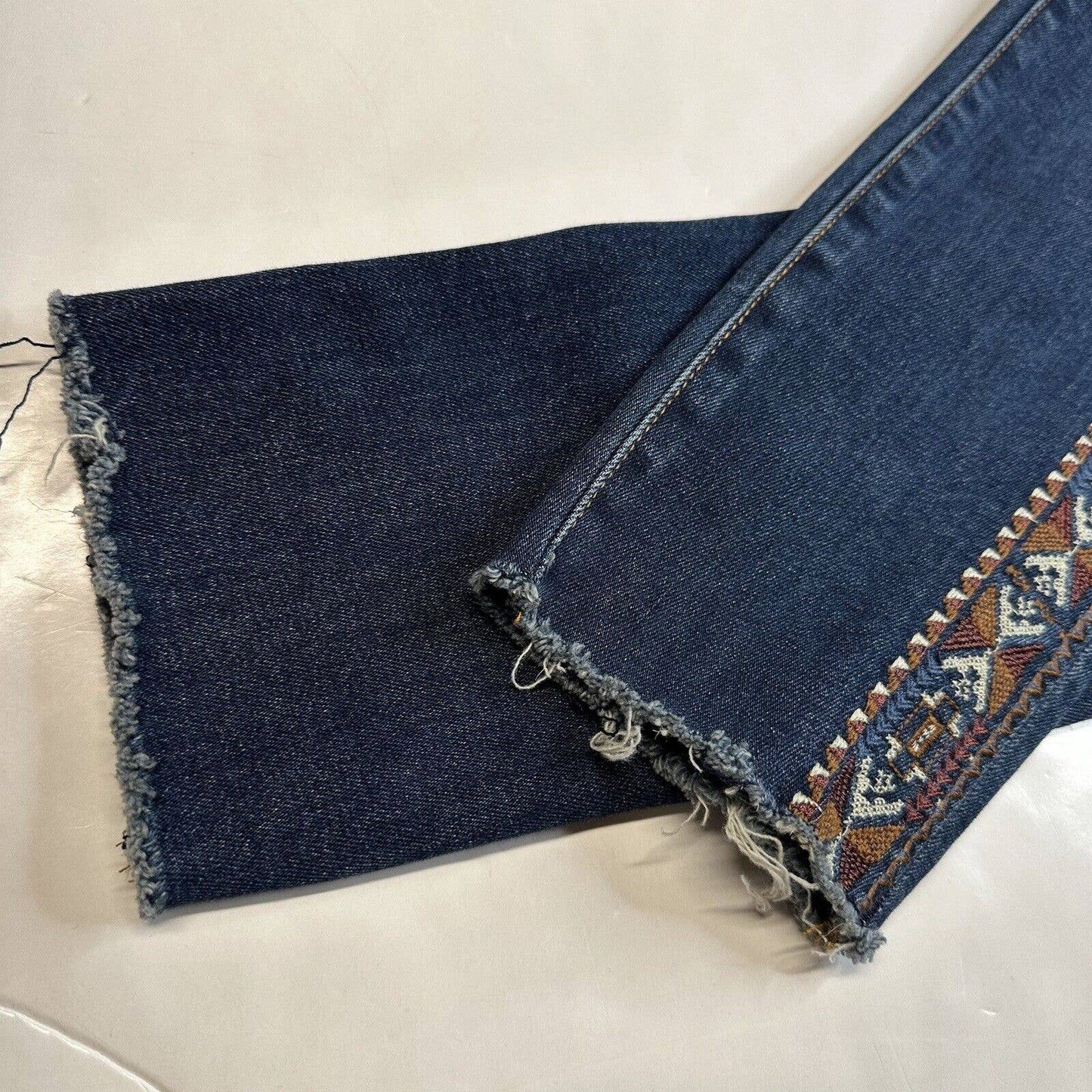 Driftwood Jackie Skinny Jeans Womens 28 Denim Western/Aztec Embroidery Fray EUC