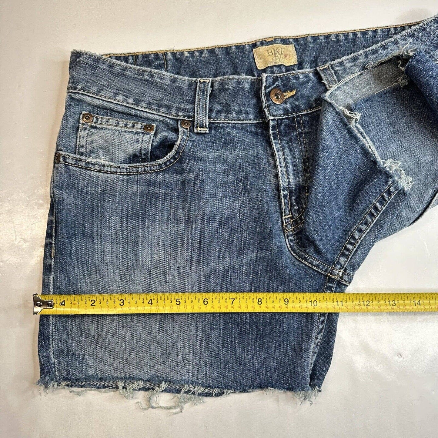 Buckle BKE Culture Cut Off Shorts Sz 31 Midrise Denim Blue Jean Distressed Fray