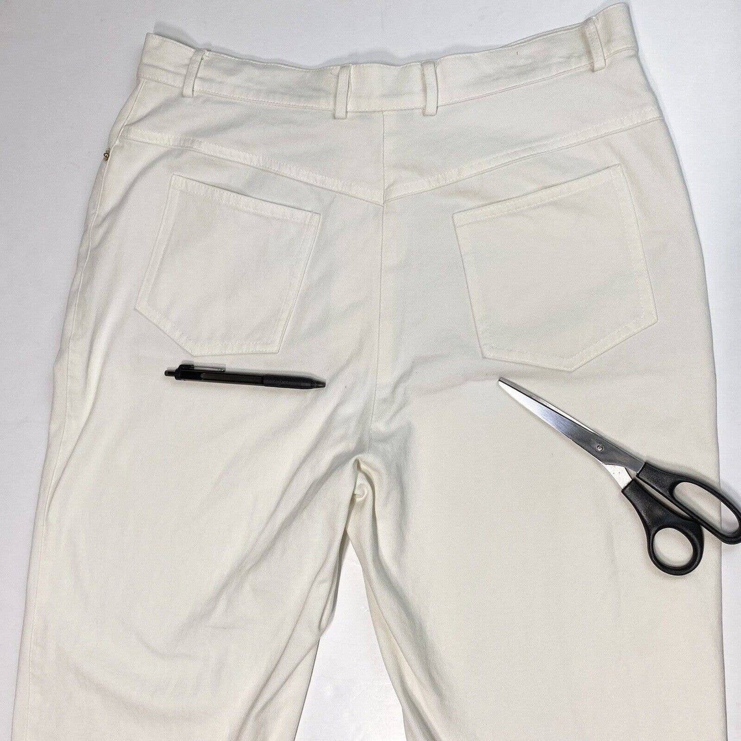 St John Sport Off White Straight Leg Pants Sz 10 High Rise Stretch USA *Flaw