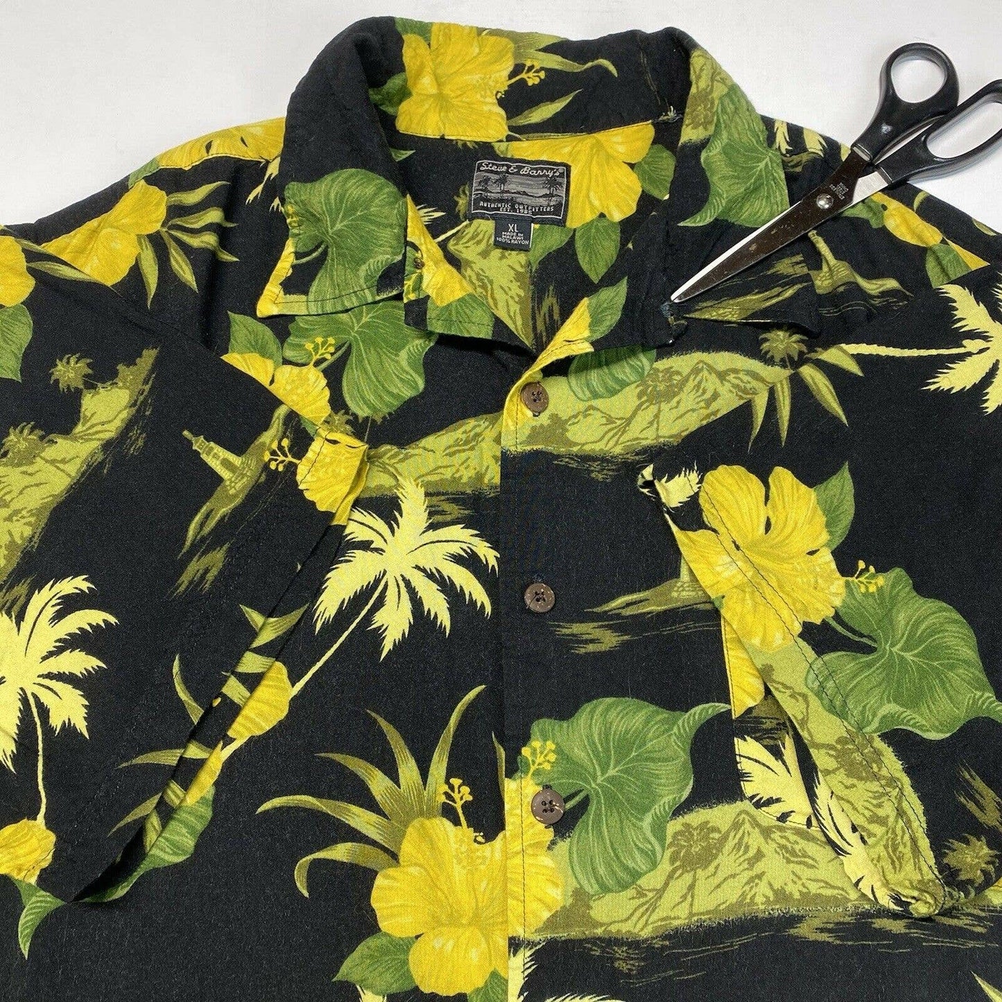 Steve & Barrys Hawaiian Button Up Shirt XL Mens Black Floral Short Sleeve *Flaw