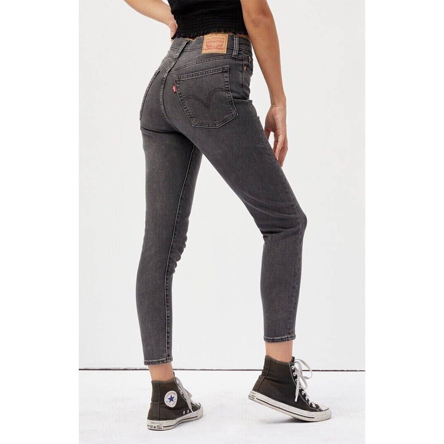 Levis Wedgie Skinny Crop Jeans 28 (US 6/7) High Rise Black Denim Button Fly