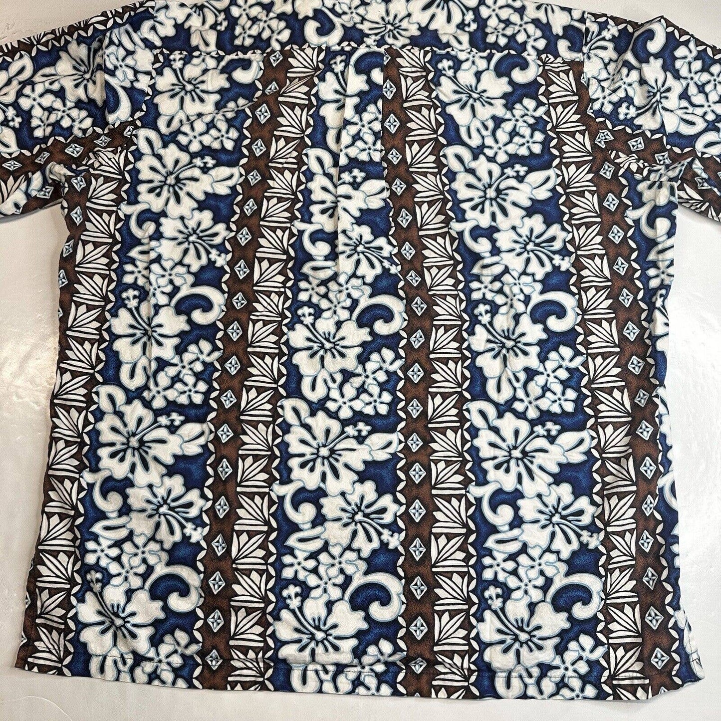 Island Traditions Button Up Shirt Mens XL Floral Short Sleeve Hawaiian *Hole