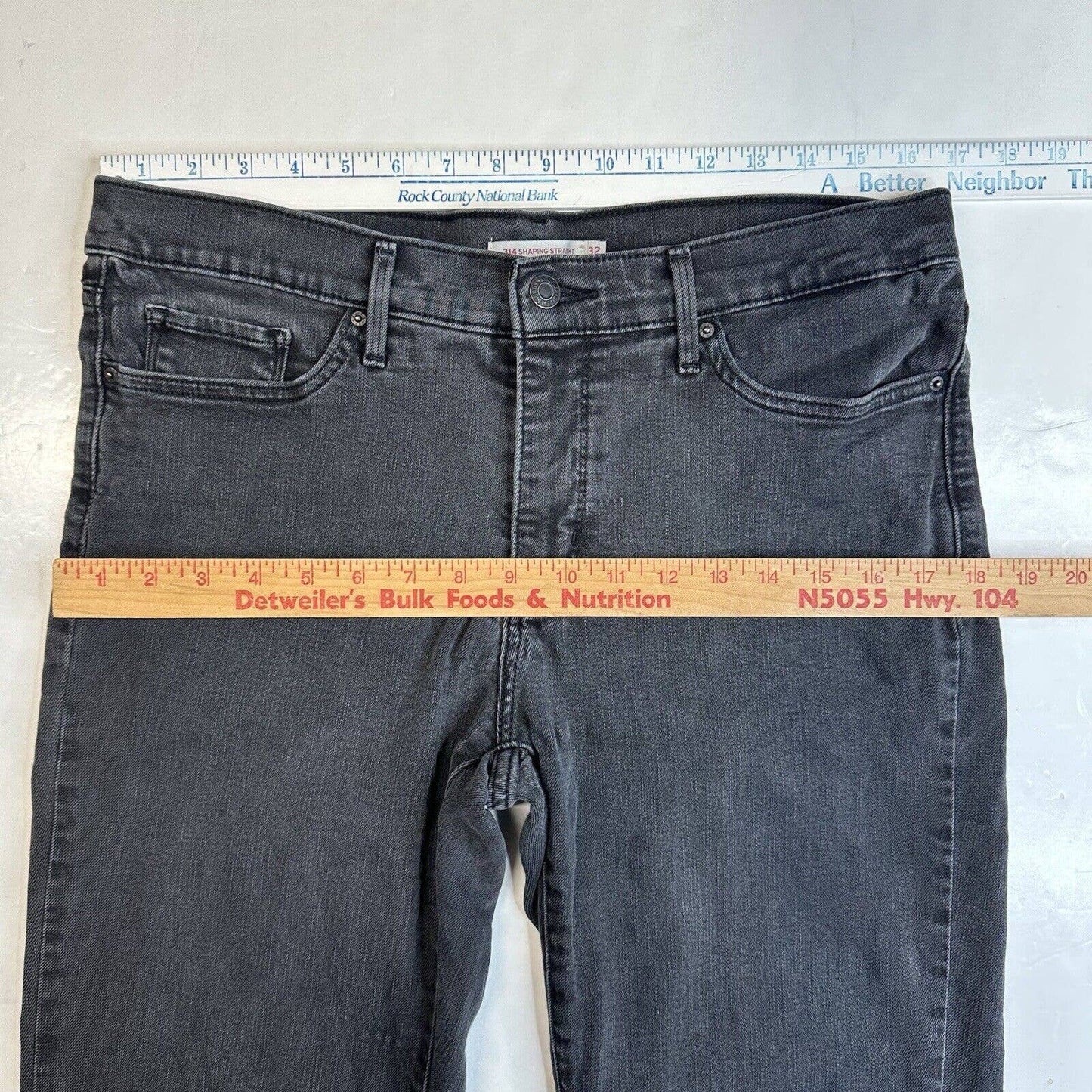 Levis 314 Shaping Straight Jeans Womens 32 (US 14/15) Stretch Faded Black Denim