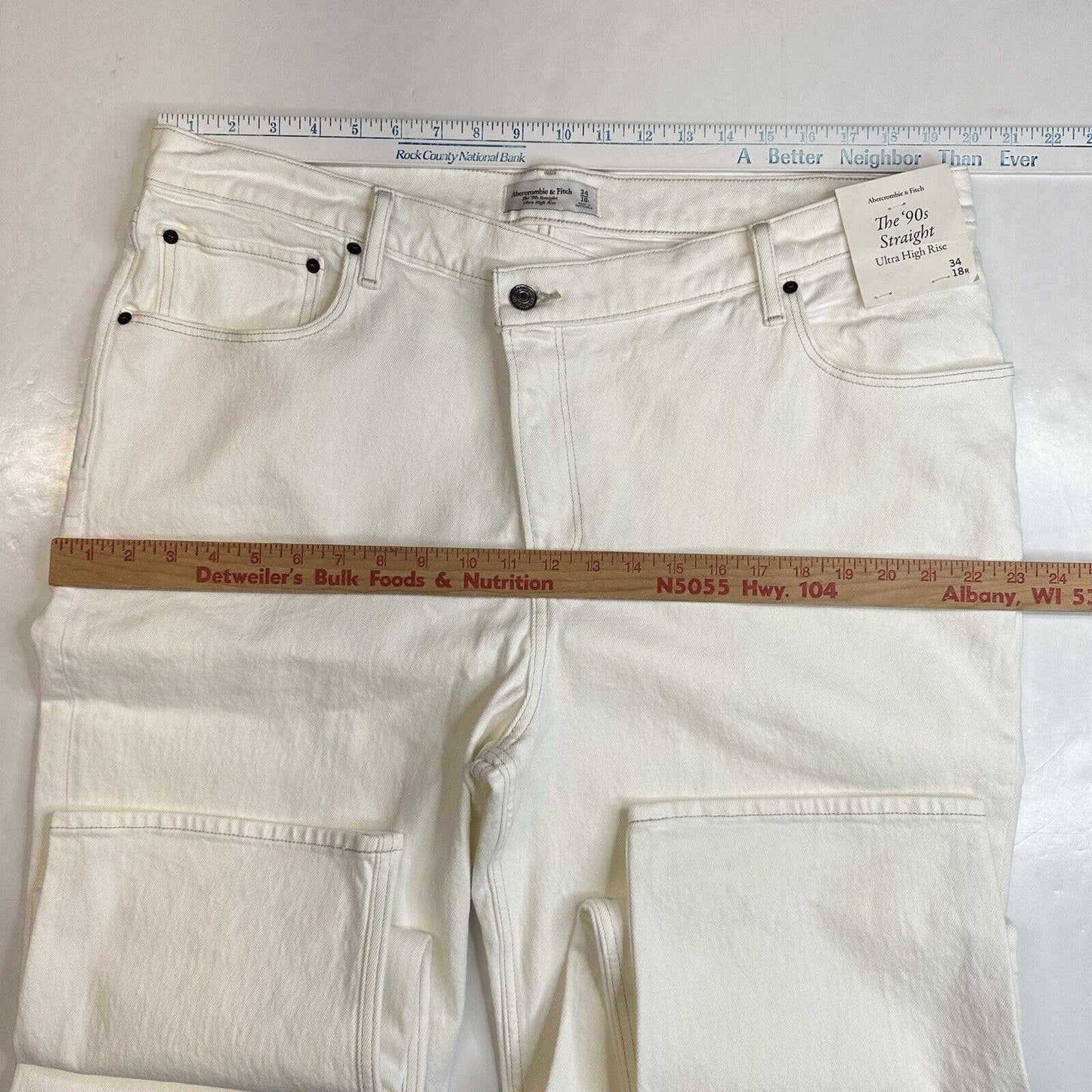 Abercrombie Fitch 90s Straight Ultra High Rise Jeans 34/18 Cream Crossover NEW