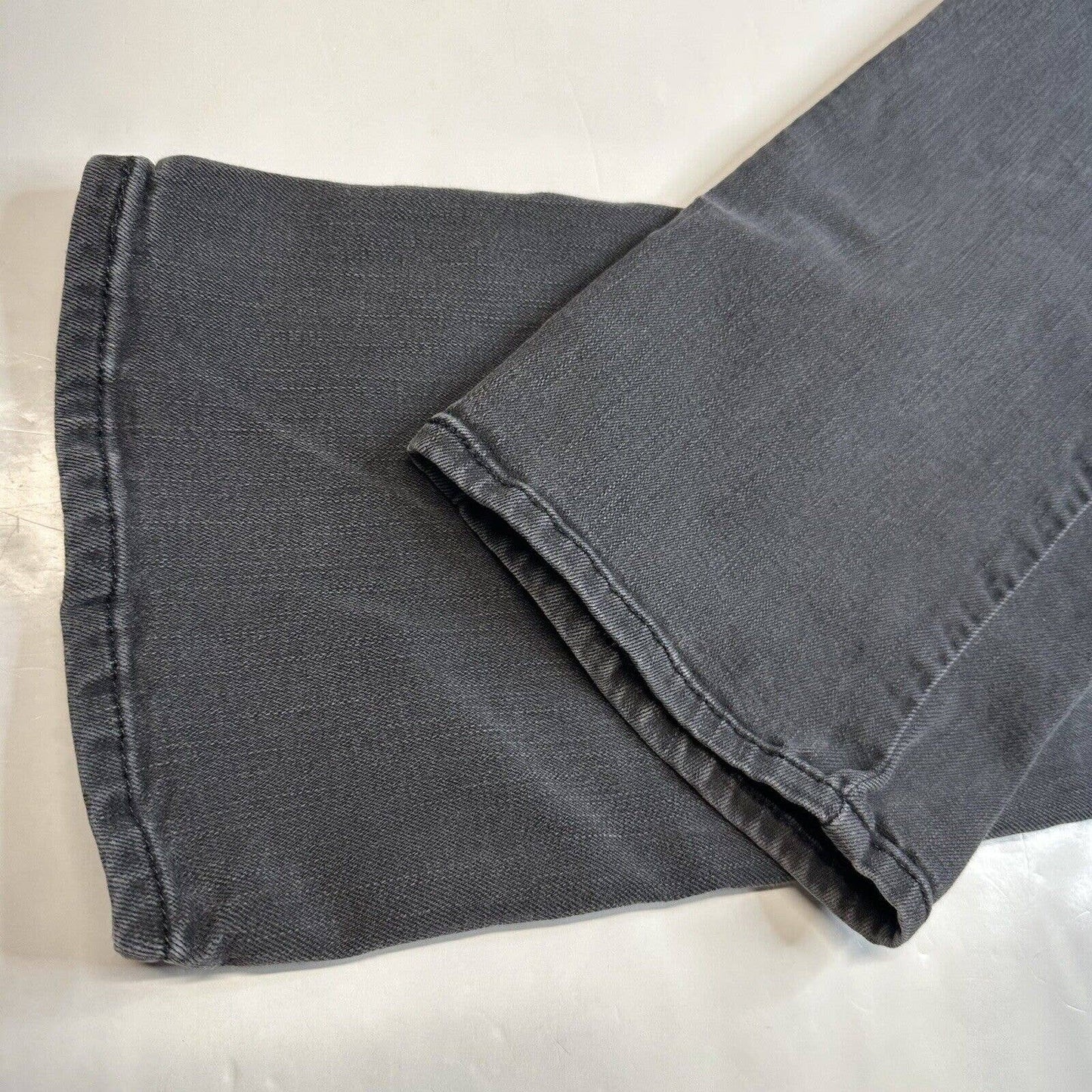 Levis 314 Shaping Straight Jeans Womens 32 (US 14/15) Stretch Faded Black Denim