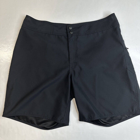 LL Bean Shorts Womens 12 Black Casual/Golf/Walking Polyester Zipper Closure